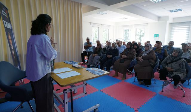 Kahramanmaraş’ta yaşlı vatandaşlar Alzheimer konusunda bilinçlendirildi