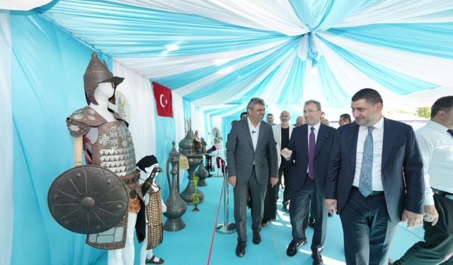 Kahramanmaraş’tan Hollywood’a uzanan ustalık! Çarıklar İstanbul'da sergileniyor