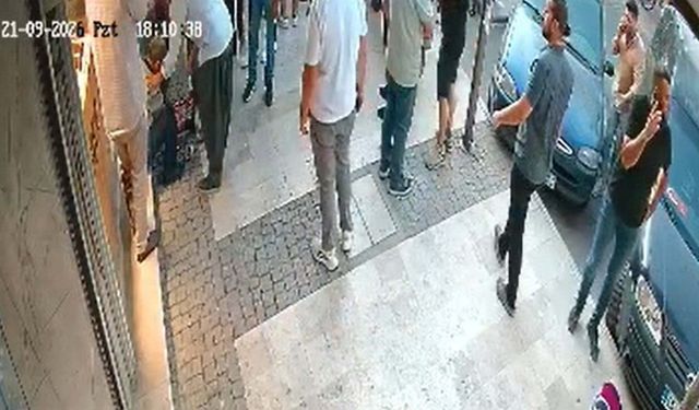 Manisa'da silahlı soygun girişimi sonrası kuyumcu esnafı kepenk indirdi