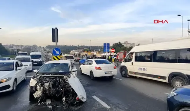İddiaya göre ışık arızası olan kavşakta iki araç çarpıştı: 4 yaralı
