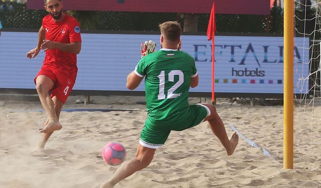 Plaj Futbolu Dünya Kulüpler Şampiyonası Alanya'da Başladı