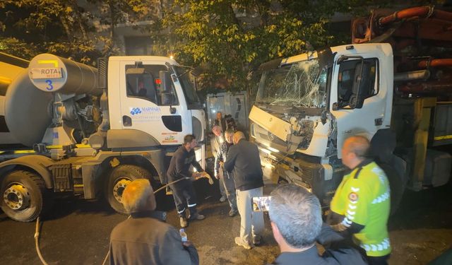 Avcılar'da yokuşta kayan beton pompası park halindeki 7 araca çarptı