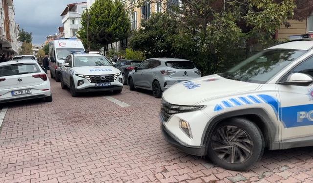 Avcılar'da Bıçaklı Kavgada 3 Kişi Yaralandı