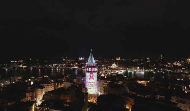 Galata Kulesi Meme Kanseri İçin Pembe Aydınlatıldı