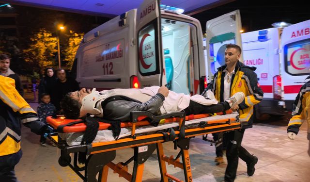İnegöl'de Motosiklet Kazasında 2 Kardeş Yaralandı