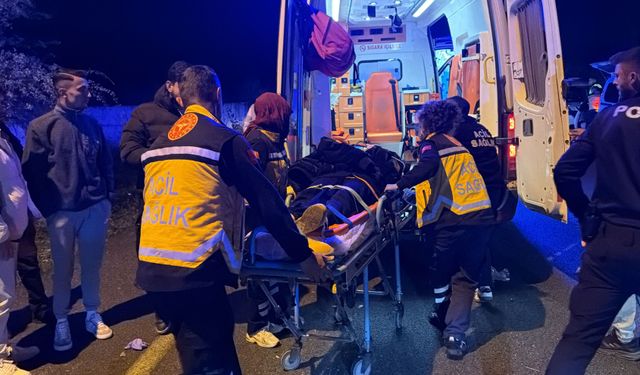 Kütahya'da Takla Atan Otomobilde 1'i Ağır 4 Kişi Yaralandı