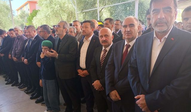 AK Parti'li Mahir Ünal'ın kayınpederi, son yolculuğuna uğurlandı