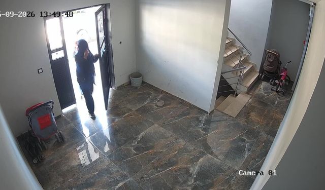 Eliyle Yüzünü Gizledi, 10 Bin TL ve Çeyrek Altın Çaldı