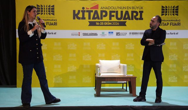 Fulya Öztürk ve Türker Akıncı Kahramanmaraş Kitap Fuarı'nda okurlarla buluştu