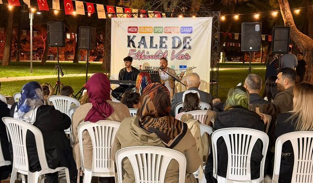 Kahramanmaraş Kalesi'nde Mahzuni Şerif türküleri yankılandı
