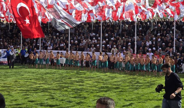 Kahramanmaraş’ta 15. Bertiz Baydemirli Kısa Şalvar Güreş Festivali başladı
