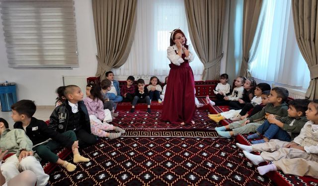 Kahramanmaraş’ta çocuklar masal ve sanat atölyelerinde buluştu