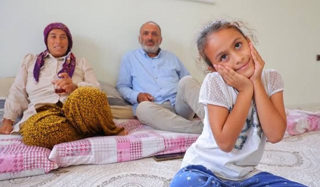 Kahramanmaraş’ta Depremzede Aile Köy Evine Kavuştu