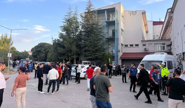 Kahramanmaraş'ta MHP'li vekilin konvoyunda feci kaza! 16 yaşındaki çocuk öldü