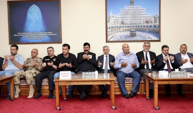 Vali Ünlüer şehit ailesinin acısını paylaştı