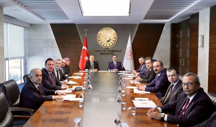 Kahramanmaraş Ticaret ve Sanayi Odası Heyeti, Bakan Kacır'ı Ziyaret Etti