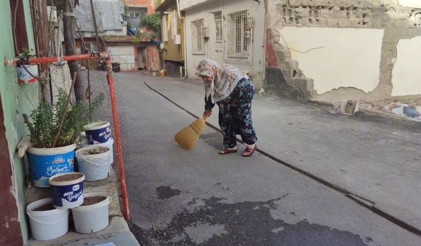 Kahramanmaraş'ta 83 Yaşındaki Fatma Teyze, Çevreye Örnek Oluyor