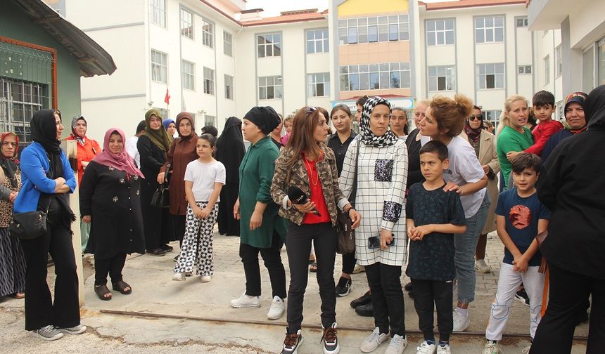 Kahramanmaraş'ta Veliler çocukların başka okula gönderilmesine tepkili!