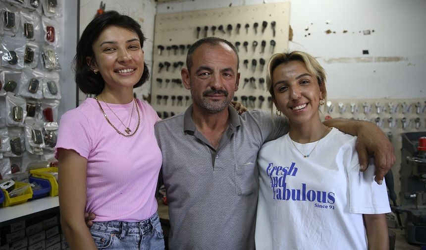 Kahramanmaraş'ta Babalarından mesleği devralan çilingir kızlar her kapıyı açıyor