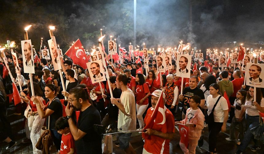 Antalya'da fener alayı düzenlendi