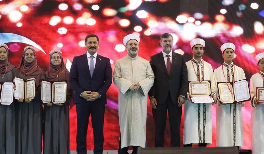 Diyanet İşleri Başkanı, hafızlık icazet törenine katıldı