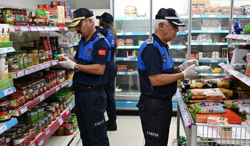 Kadirli'de zabıta ekipleri marketleri denetledi