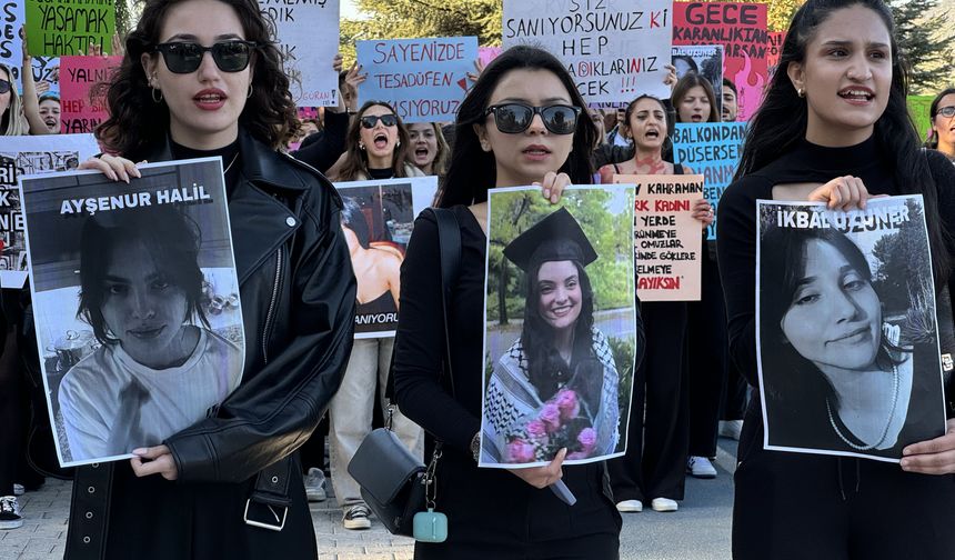 Üniversite öğrencileri kadına yönelik şiddete tepki gösterdi