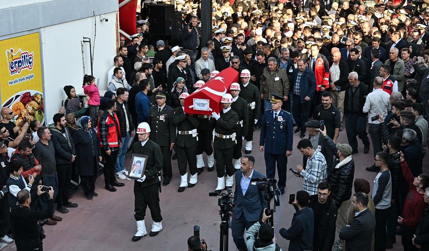 Eğitim sırasında şehit olan Deniz Teğmen Mustafa Kemal Öz için Adana'da tören düzenlendi