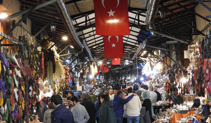 Tarihi Mekanlar Yerli ve Yabancı Turistlerle Canlandı