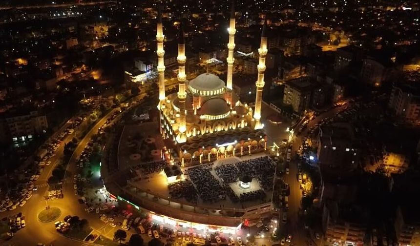 Kahramanmaraş’ta Ramazan’ın ilk teravih namazı kılındı