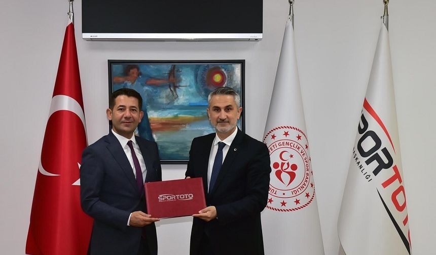 Feke’de Spora Yatırım Rüzgârı: Gençlere 8 Halı Saha ve Gençlik Merkezi Müjdesi