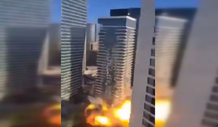 İran'ın Tel Aviv'deki saldırı anı görüntülendi