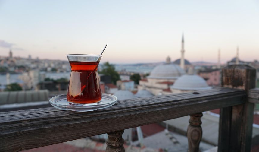Demli çay böbrek taşı yapar mı? Uzmanlar uyarıyor