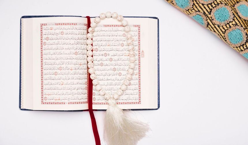 Rebiülevvel Gecesinde Hangi İbadetler Yapılır, Hangi Salavatlar ve Dualar Okunur?