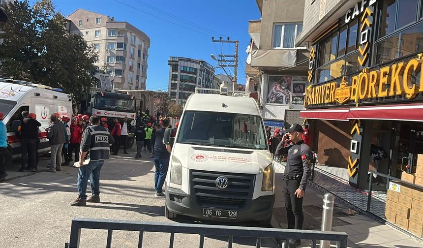 Gebze'de bina çöktü; 5 kişiden birinin cansız bedenine ulaşıldı