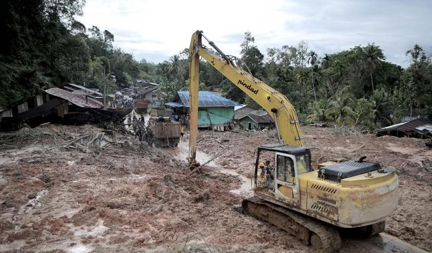 Endonezya’da sel ve toprak kaymasında can kaybı 303’e yükseldi