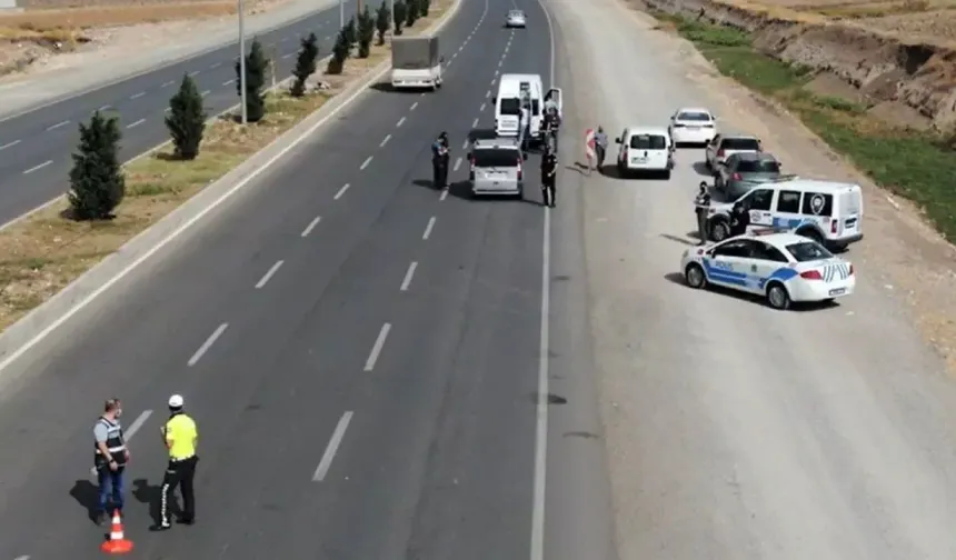 Kahramanmaraş’ta trafik kurallarına uymayan 3 bin 671 sürücüye ceza yağdı!