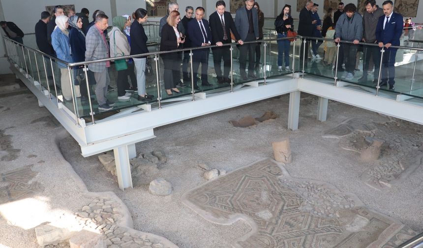 Kahramanmaraş’ta Tarih Öğretmenleri Germanicia Antik Kenti’ni İnceledi