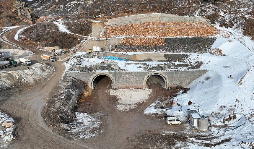 Sivas’ta 12 yıldır yapımı süren tünelin bu yıl da hizmete açılamayacağı öğrenildi