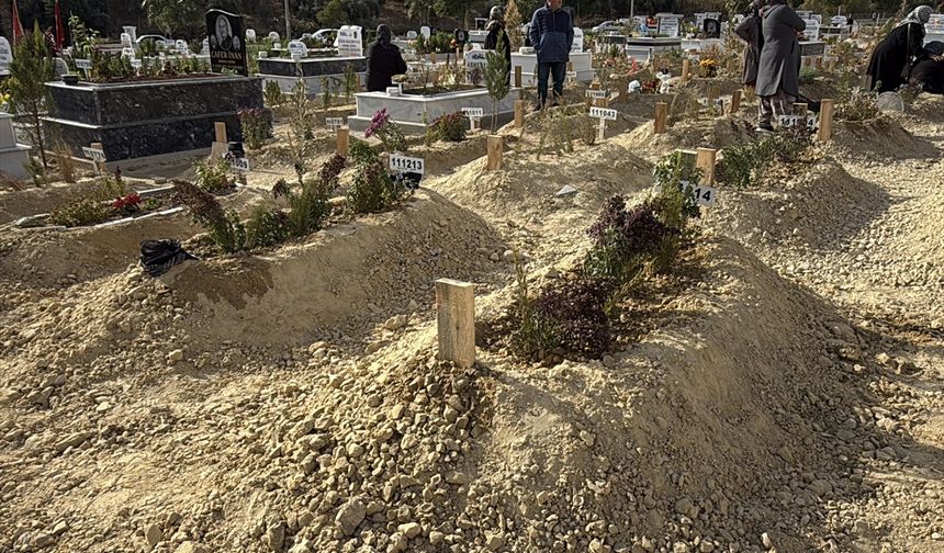 Komşusu ve oğlu ile büfeciyi tabancayla öldüren zanlı tutuklandı