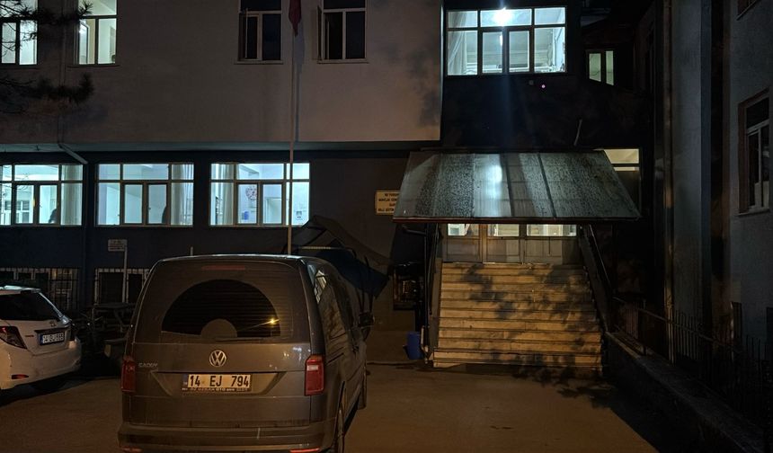 Bolu’da lise öğrencisi bıçaklandı: Şüpheli kaçtı, polis peşinde