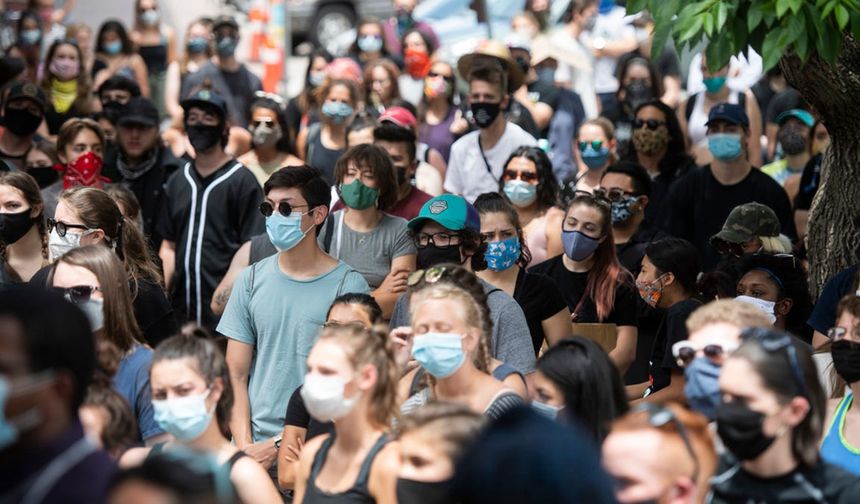 Salgın Alevlendi: Maske Takmak Yeniden Zorunlu Oluyor