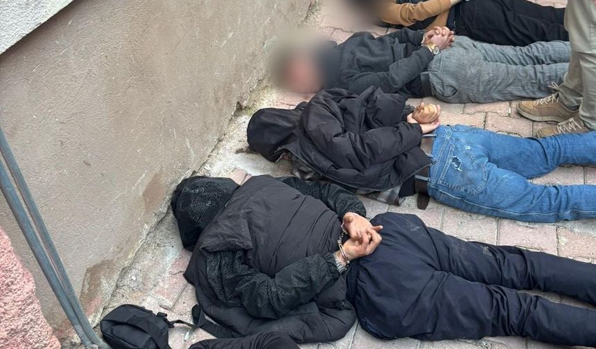 Konya’da eve yapılan baskında 1’i firari hükümlü 6 kişi polise direndi