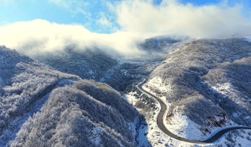 Geminbeli Geçidi beyaza büründü