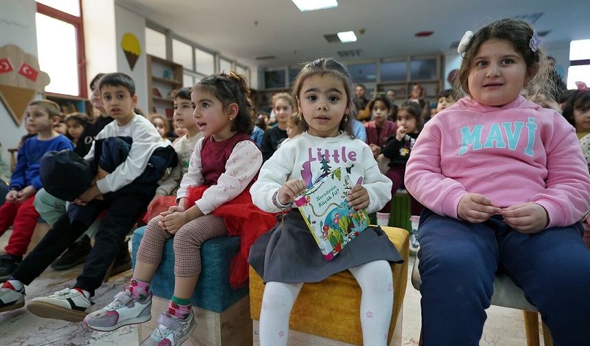 Kahramanmaraş'ta çocuklara masal ve sanat etkinliği