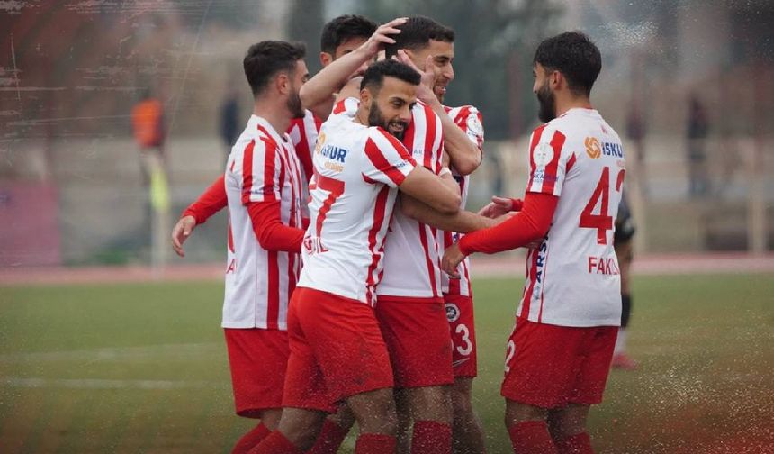 Kahramanmaraş İstiklalspor Adanaspor'u yedi bitirdi: 7-1