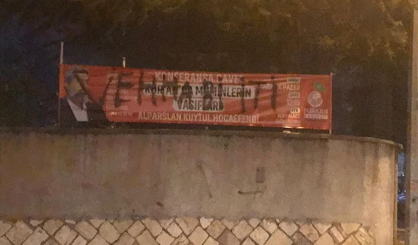 Kahramanmaraş’ta konferans afişlerine sprey boyalı müdahale