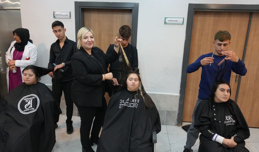 Kahramanmaraş’ta MESEM Öğrencilerinden Down Sendromlu Çocuklara Destek