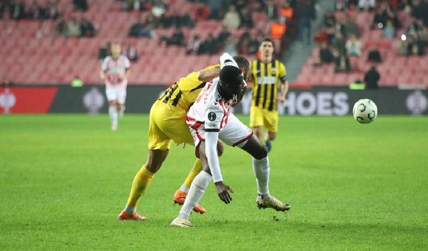 Samsunspor, AEK’ya 2-1 Mağlup: Maçın Özetini ve Kritik Anları