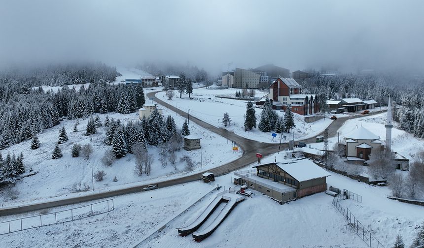 Uludağ’da kar kalınlığı 10 santimetreye yaklaştı